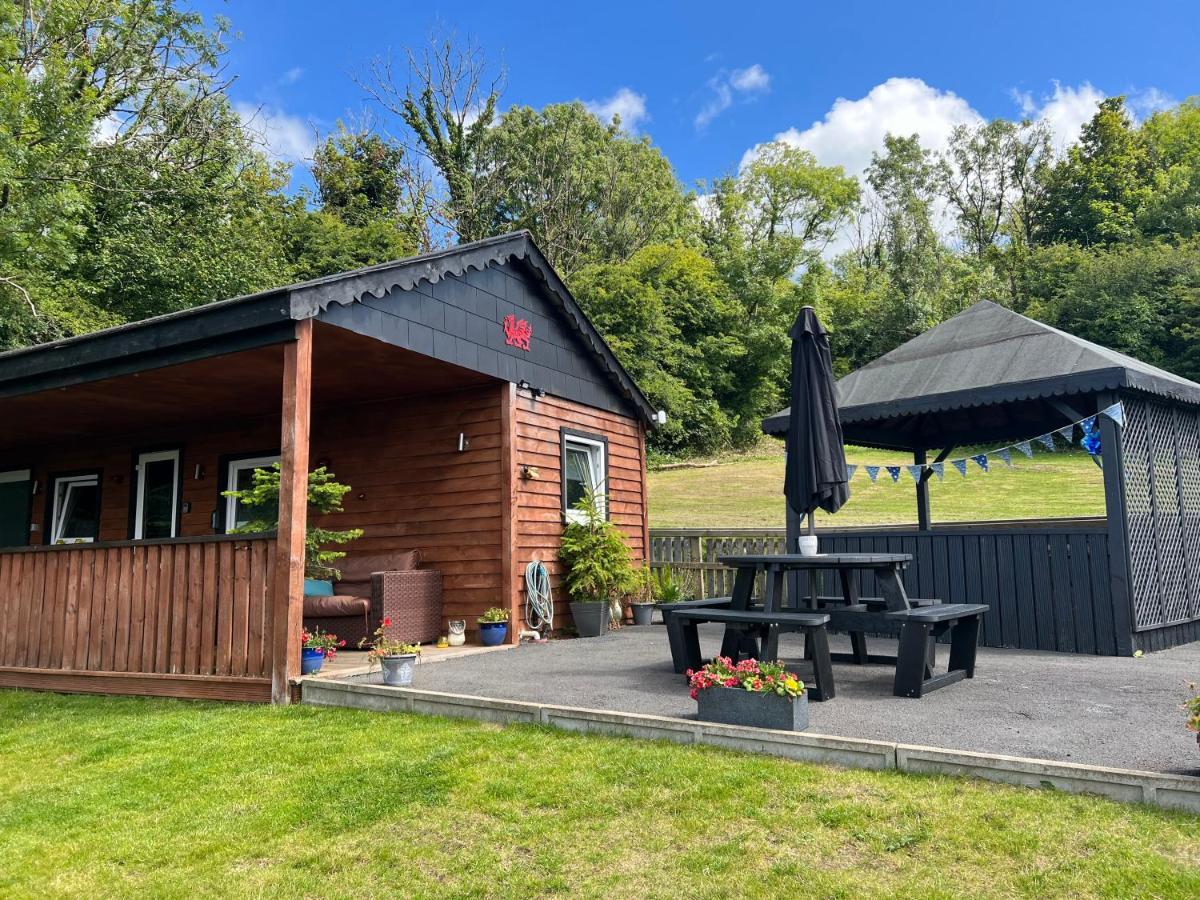 In The Woods Chalet Llandybie