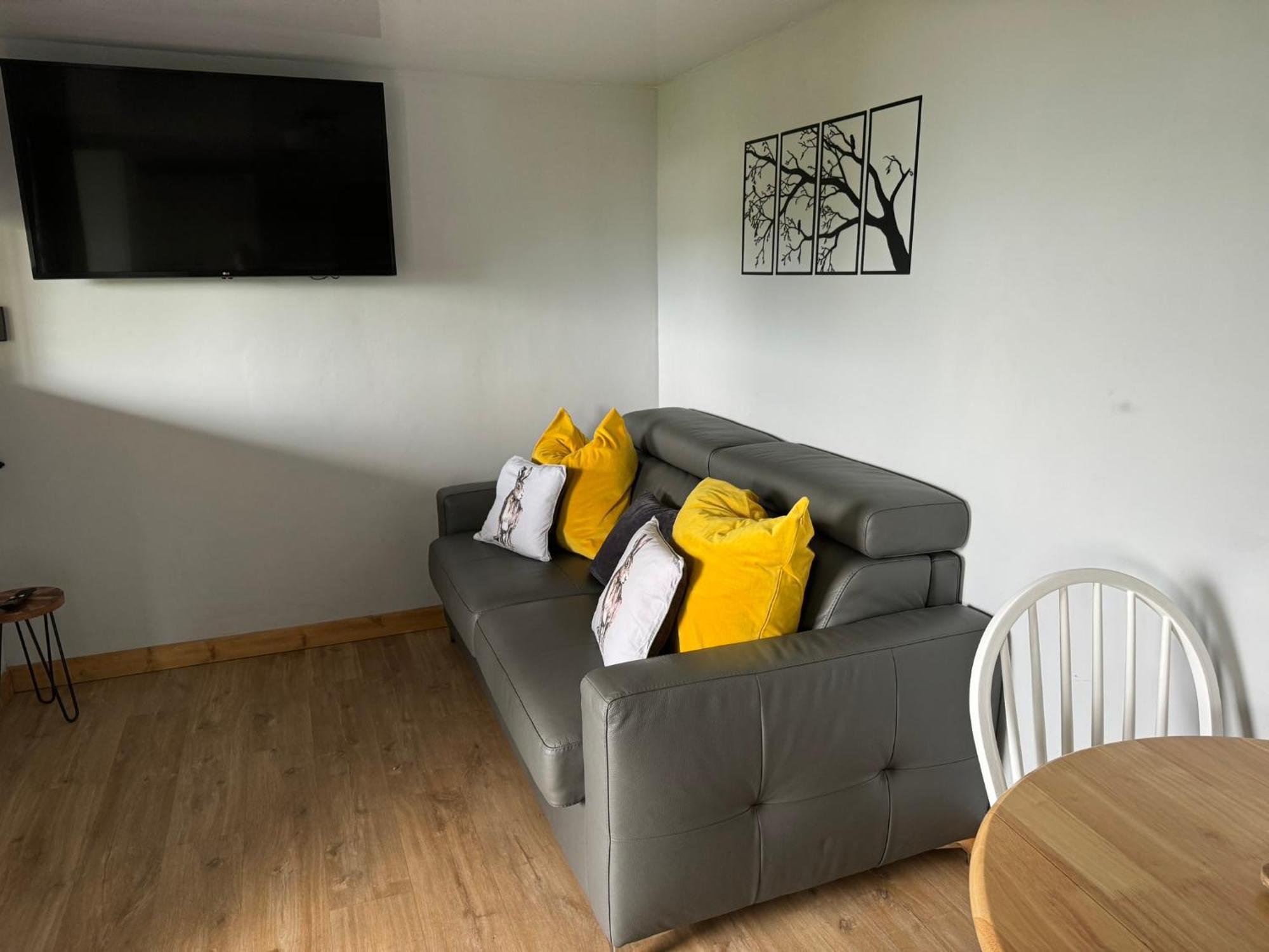 In The Woods Chalet Llandybie